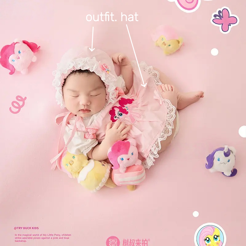 Outfit & Hat